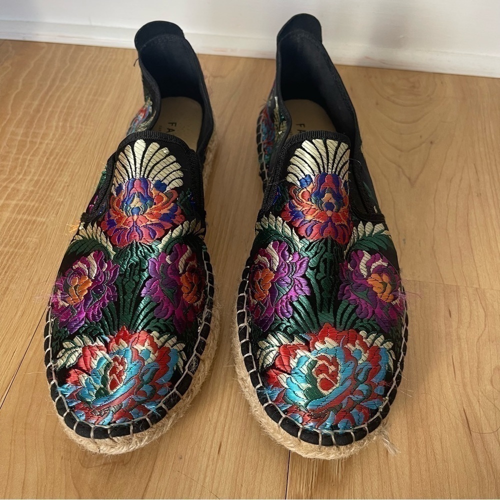 FABIOLAS Espadrilles Flat Slip-On Floral Embroidered Handcrafted Shoes Sz 41 - Picture 2 of 9